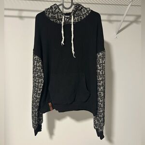 ❤️On sale❤️AMPERSAND AVE Black Hoodie with Gray Accents
